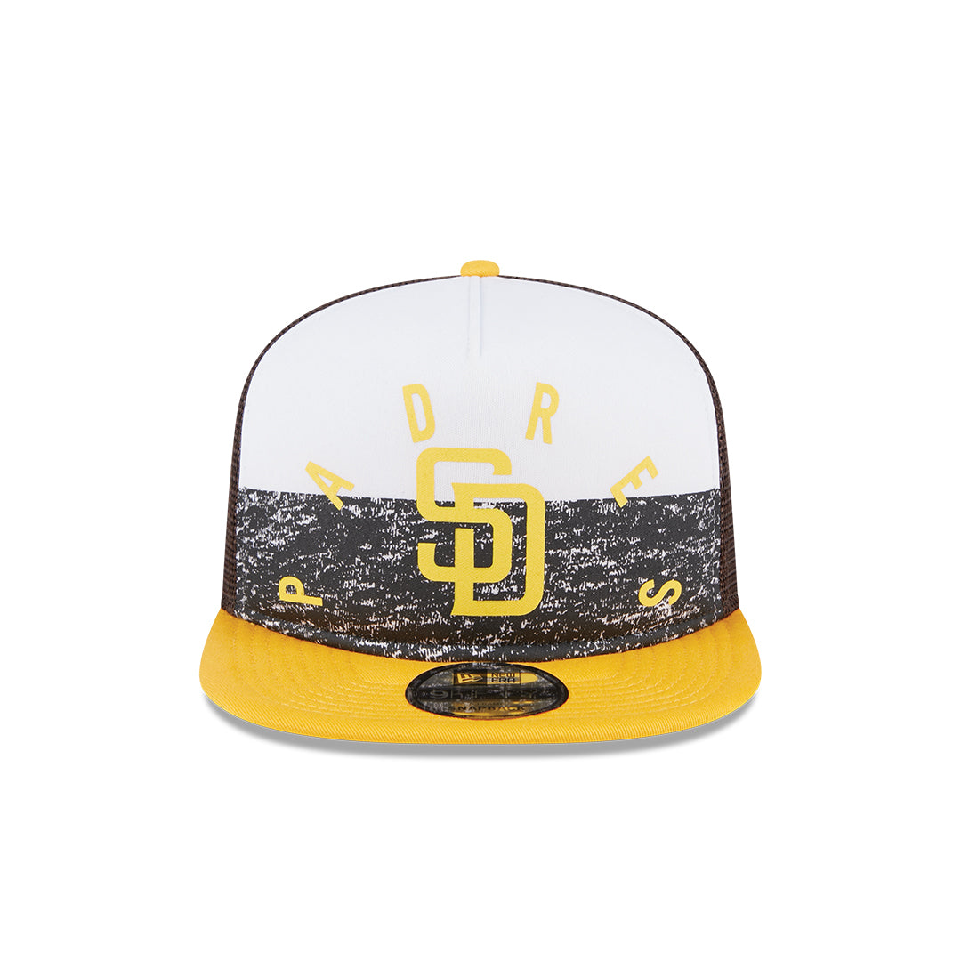 9Fifty San Diego Padres "Game Day ThrowBack" Trucker