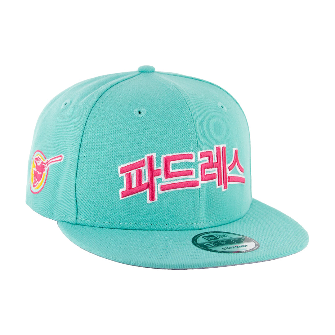 9Fifty San Diego Padres "Hangul" City Connect Menta Logo Rosa