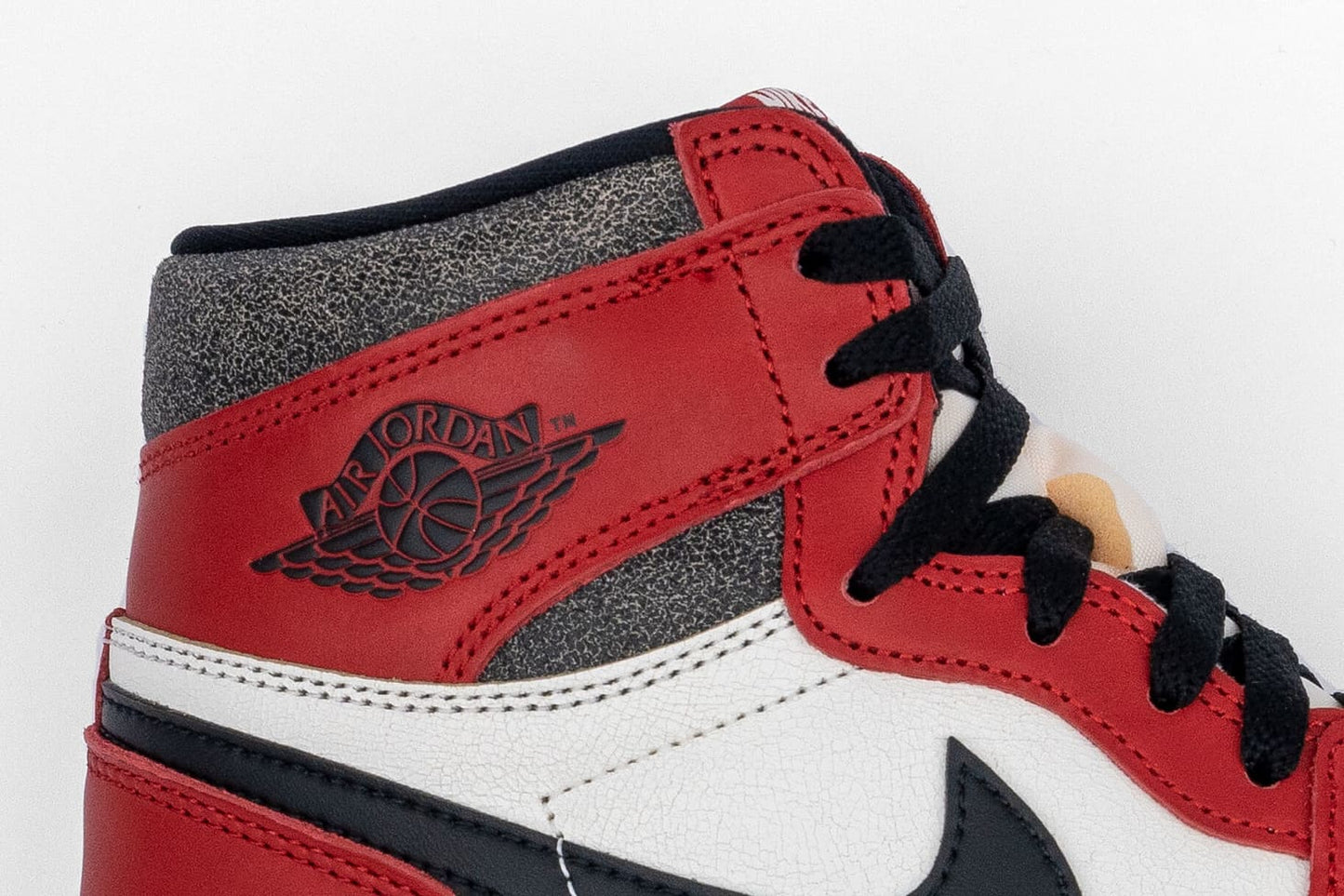Air Jordan 1 Retro High OG Chicago Lost and Found
